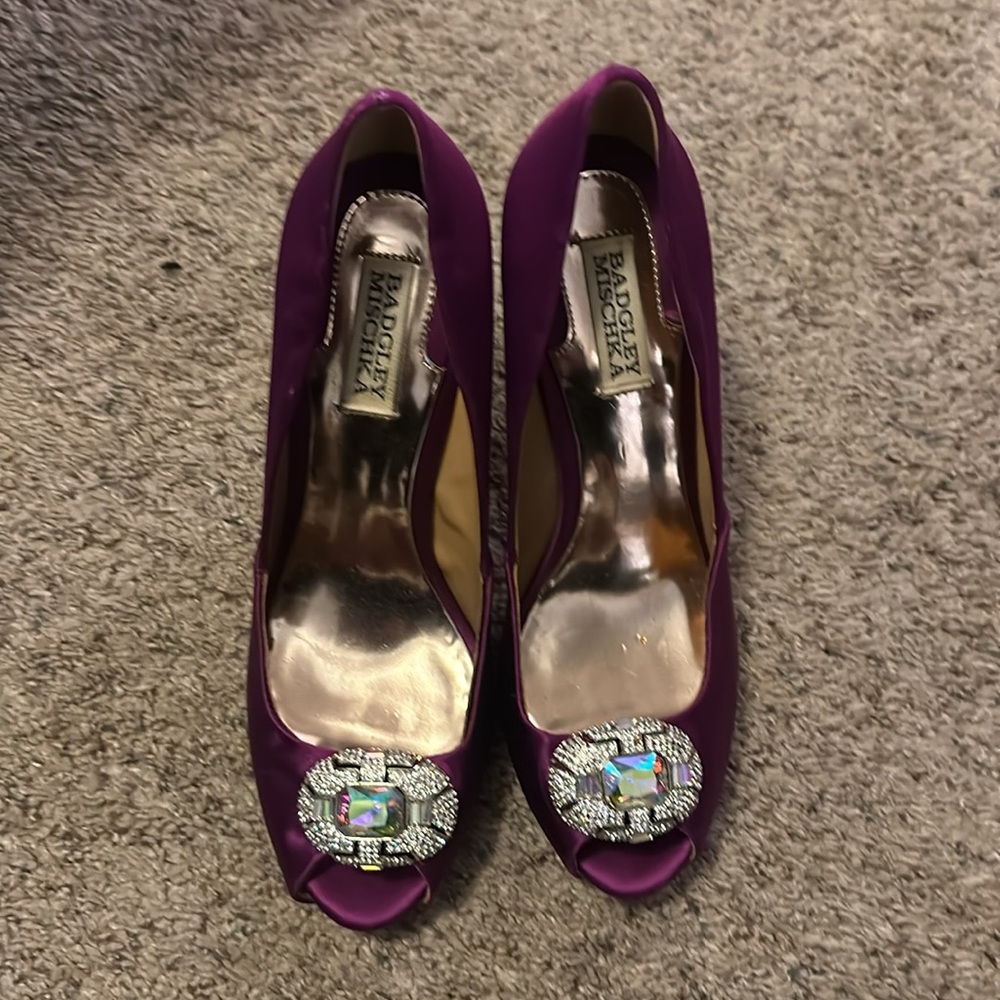 Badgley Mischka fuchsia peep toe heels - Picture 2 of 2
